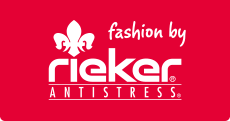 Logotyp för Rieker Antistress på en röd bakgrund med vit text. Texten lyder "fashion by Rieker ANTI-STRESS" med en fleur-de-lis-symbol ovanför varumärket.